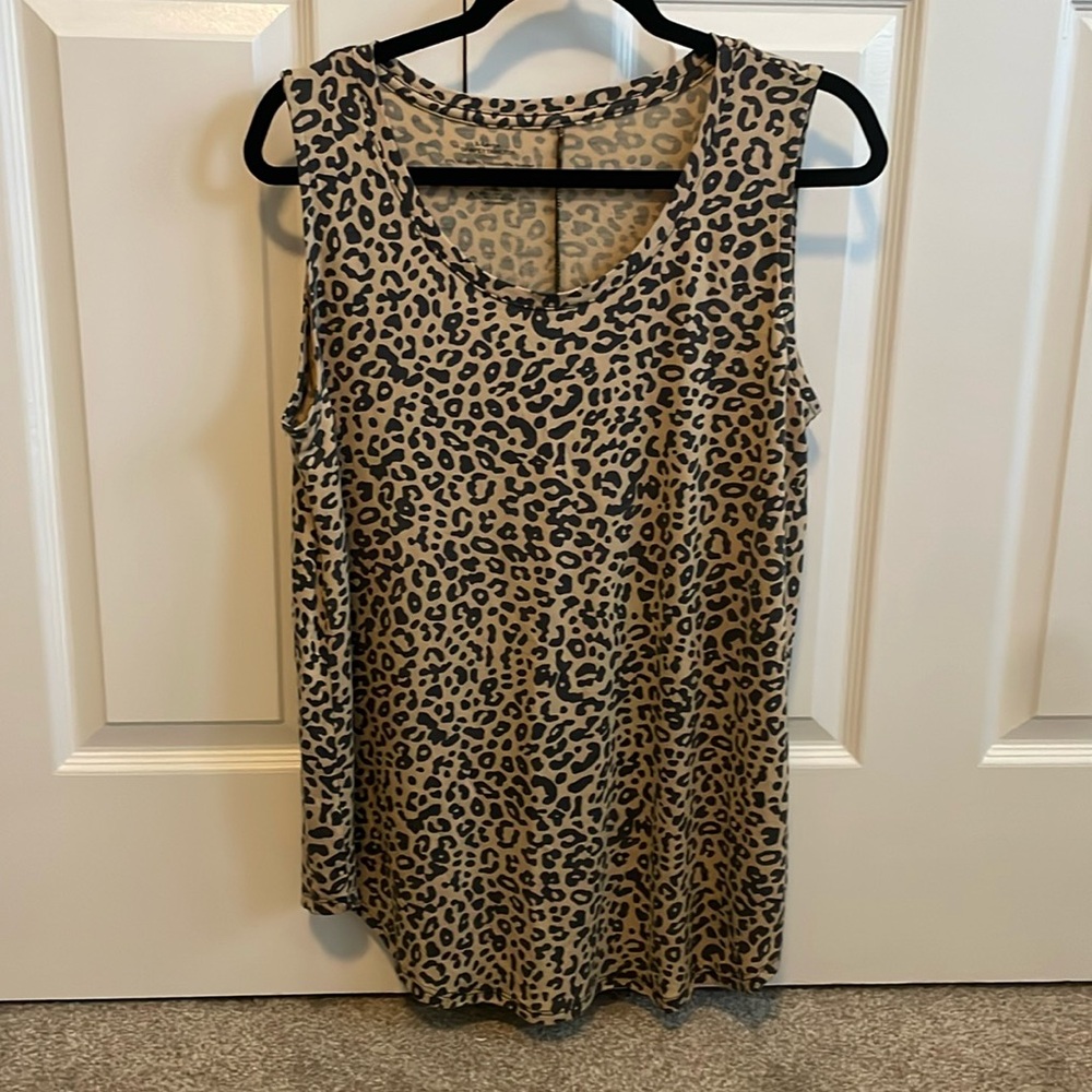 Ladies Drapey Leopard print Tank Top.